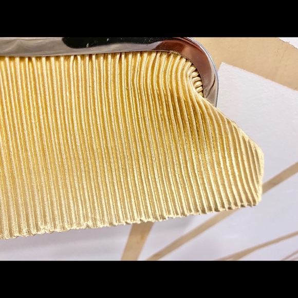 Vintage Golden purse - Picture 6 of 7